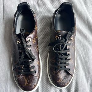 Louis Vuitton sneakers 100% authentic 37